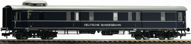 F-Train baggage car type Pw4u-37<br /><a href='images/pictures/Fleischmann/226956.jpg' target='_blank'>Full size image</a>